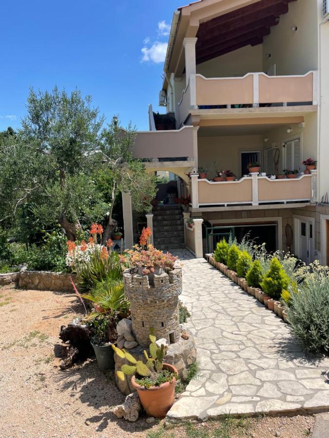 Penthouse Damjan Apartment Banjol Exterior photo